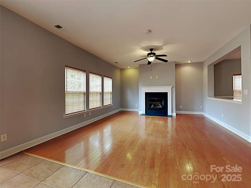 8924 Oransay Way, Charlotte, NC 28278.  MLS# CAR4277114, YatesRealty ID 25890. 