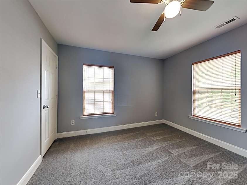 8924 Oransay Way, Charlotte, NC 28278.  MLS# CAR4277114, YatesRealty ID 25890. 