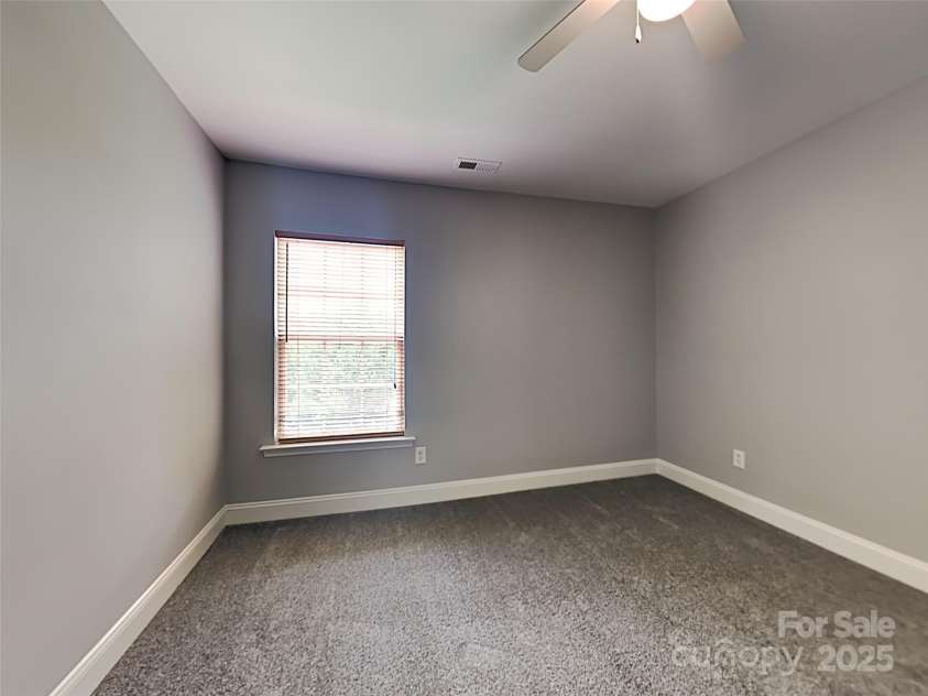 8924 Oransay Way, Charlotte, NC 28278.  MLS# CAR4277114, YatesRealty ID 25890. 