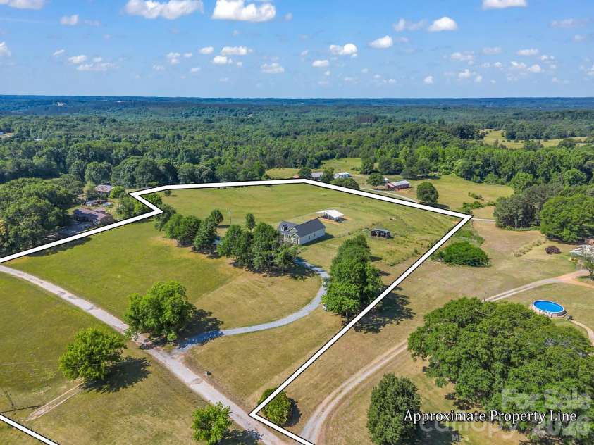 5412 US 221 Highway, Forest City, NC 28043.  MLS# CAR4383317, YatesRealty ID 25891. 
