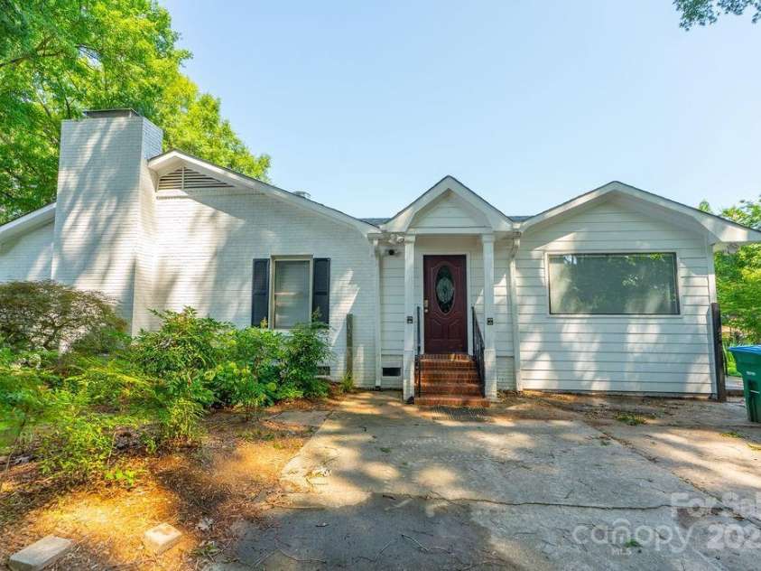 9032 Boyd Drive, Matthews, NC 28105.  MLS# CAR4281009, YatesRealty ID 25891. 