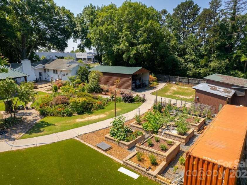9032 Boyd Drive, Matthews, NC 28105.  MLS# CAR4281009, YatesRealty ID 25891. 