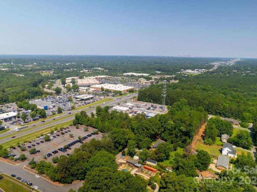 9032 Boyd Drive, Matthews, NC 28105.  MLS# CAR4281009, YatesRealty ID 25891. 
