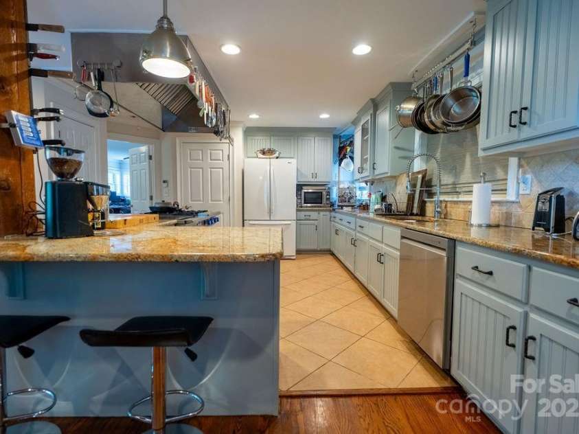 9032 Boyd Drive, Matthews, NC 28105.  MLS# CAR4281009, YatesRealty ID 25891. 