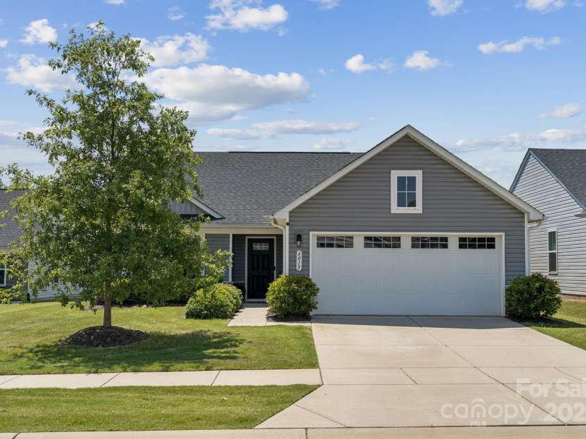 6013 Bellastead Drive, Charlotte, NC 28214.  MLS# CAR4279446, YatesRealty ID 25892. 