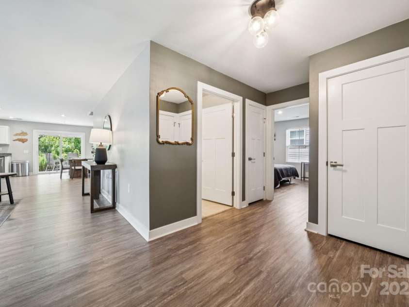 6013 Bellastead Drive, Charlotte, NC 28214.  MLS# CAR4279446, YatesRealty ID 25892. 