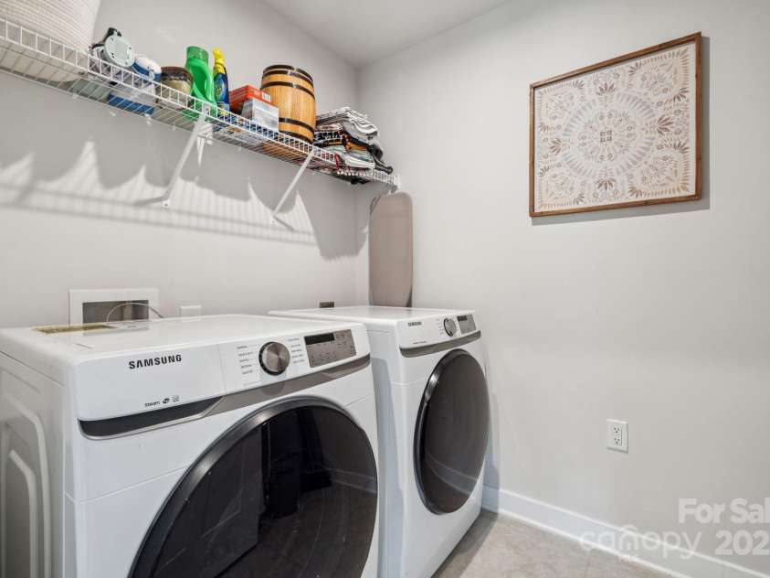 6013 Bellastead Drive, Charlotte, NC 28214.  MLS# CAR4279446, YatesRealty ID 25892. 