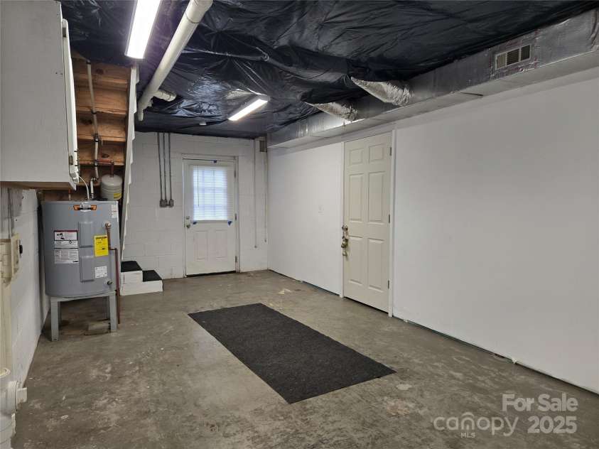 1373 Sunset Drive, North Wilkesboro, NC 28659.  MLS# CAR4275784, YatesRealty ID 25895. 