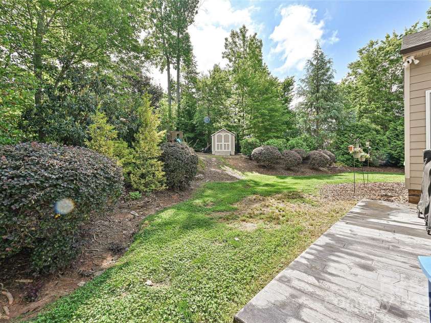 4018 Harmattan Drive, Denver, NC 28037.  MLS# CAR4259342, YatesRealty ID 25896. Back Yard