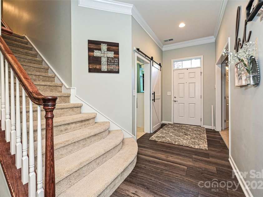 4018 Harmattan Drive, Denver, NC 28037.  MLS# CAR4259342, YatesRealty ID 25896. Foyer