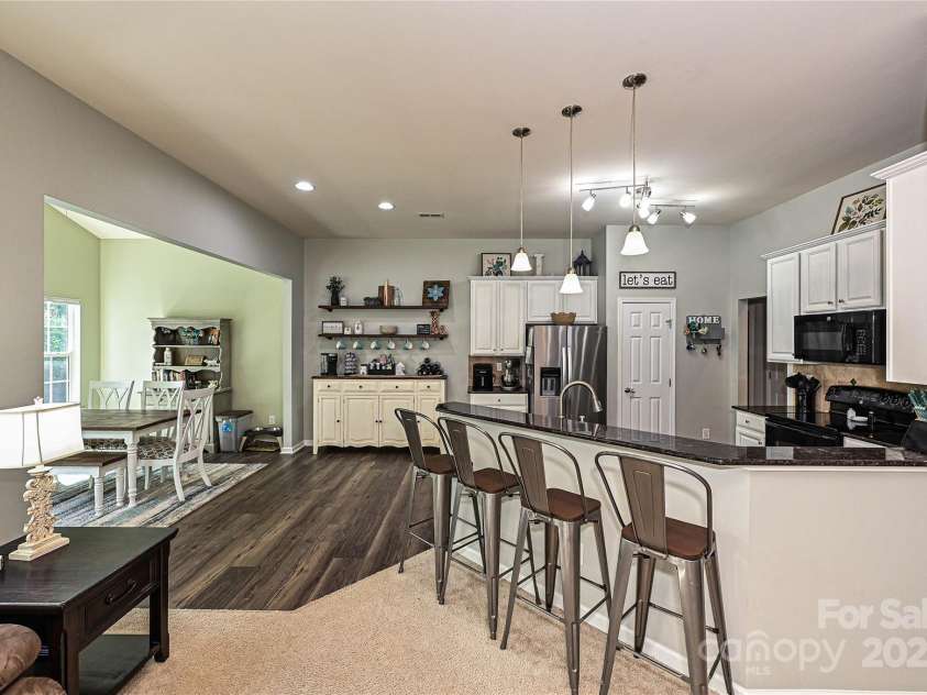 4018 Harmattan Drive, Denver, NC 28037.  MLS# CAR4259342, YatesRealty ID 25896. Kitchen