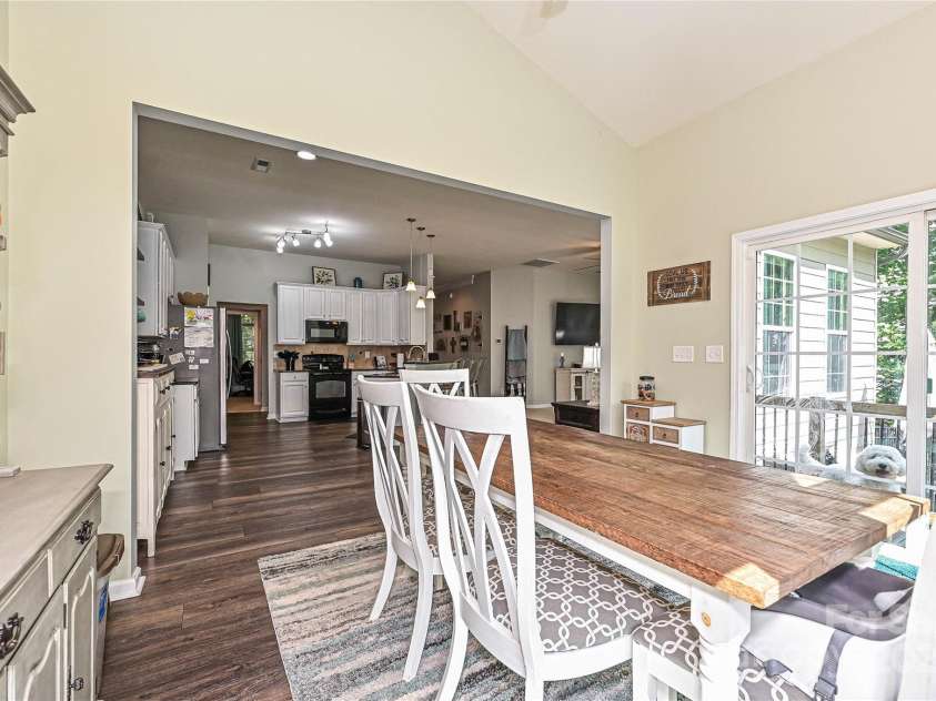 4018 Harmattan Drive, Denver, NC 28037.  MLS# CAR4259342, YatesRealty ID 25896. Sunroom/ Dining