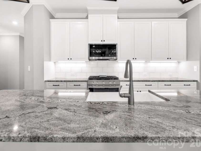 4097 Canopy Creek Drive, Denver, NC 28037.  MLS# CAR4373719, YatesRealty ID 25897. Granite countertops