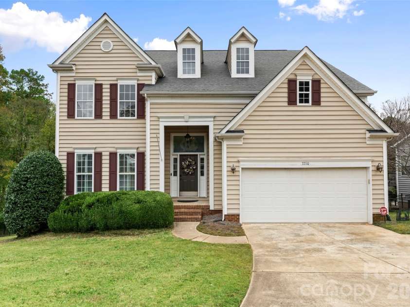 7710 Ninth Fairway Lane, Mint Hill, NC 28227.  MLS# CAR4382520, YatesRealty ID 25898. 