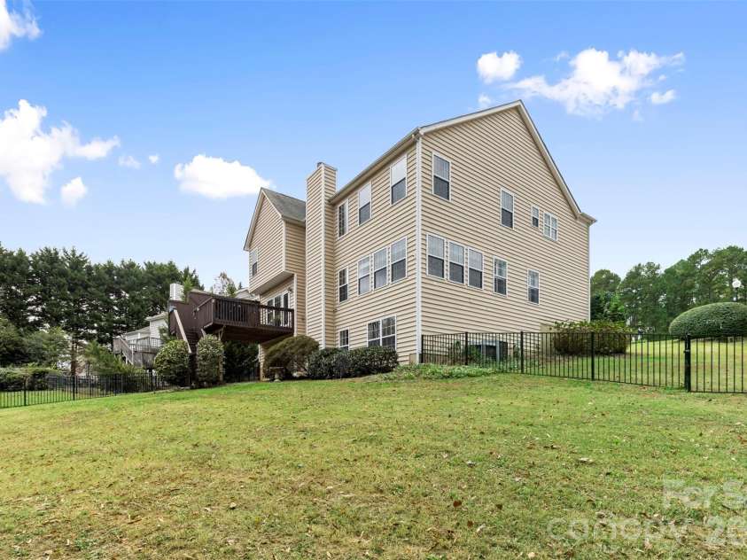7710 Ninth Fairway Lane, Mint Hill, NC 28227.  MLS# CAR4382520, YatesRealty ID 25898. 