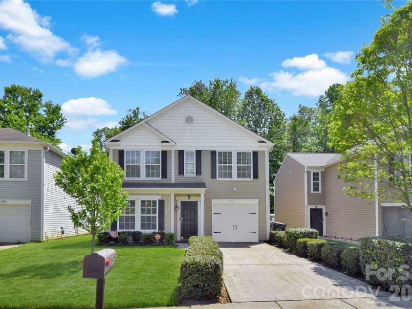 1249 Allegiance Drive, Charlotte, NC 28217.  MLS# CAR4376377, YatesRealty ID 25899. 