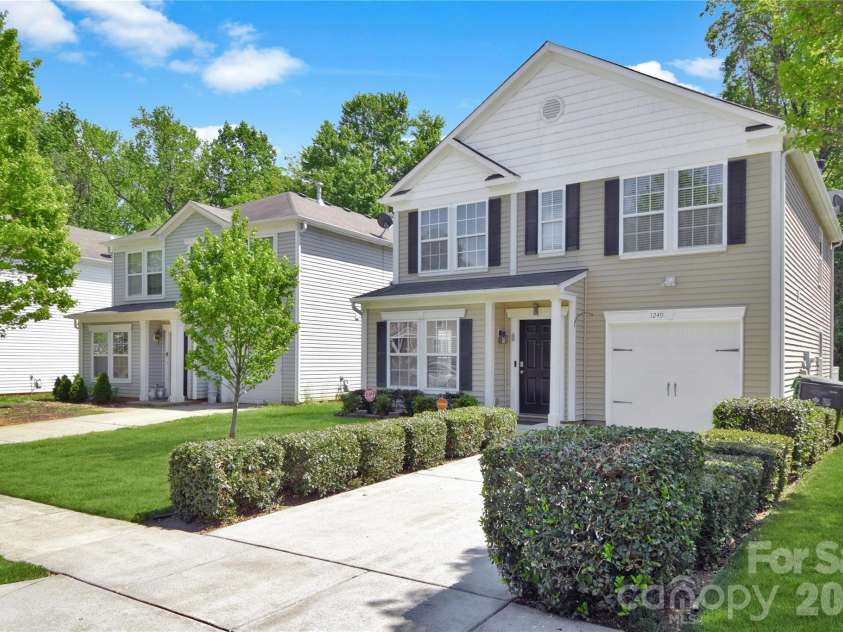1249 Allegiance Drive, Charlotte, NC 28217.  MLS# CAR4376377, YatesRealty ID 25899. 
