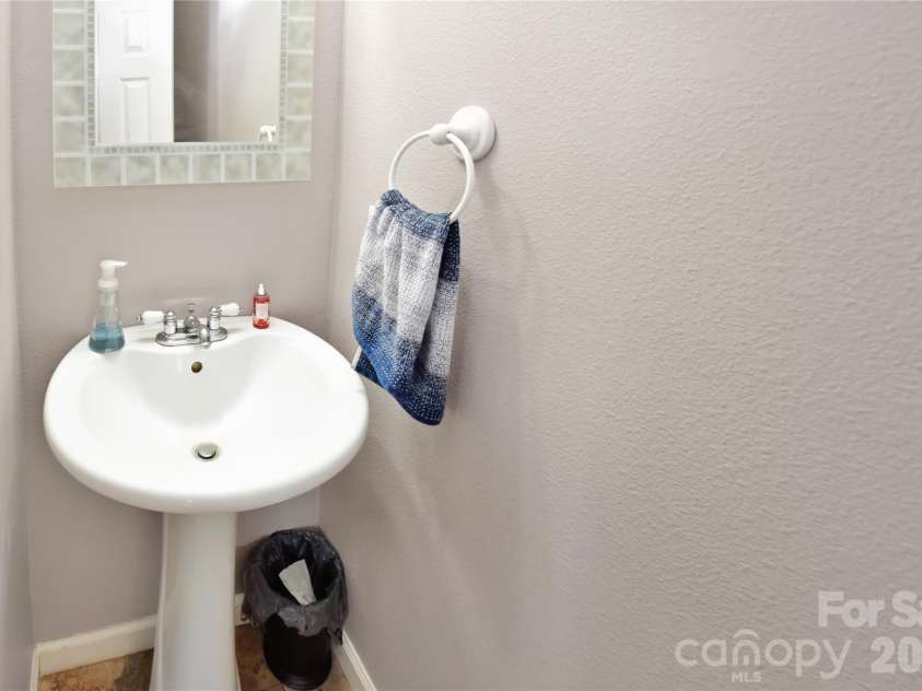 1249 Allegiance Drive, Charlotte, NC 28217.  MLS# CAR4376377, YatesRealty ID 25899. 