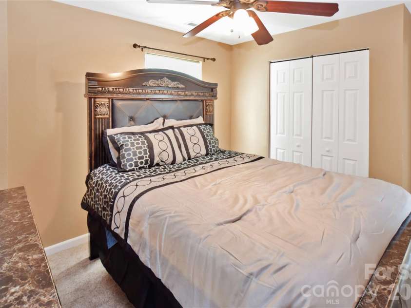 1249 Allegiance Drive, Charlotte, NC 28217.  MLS# CAR4376377, YatesRealty ID 25899. 