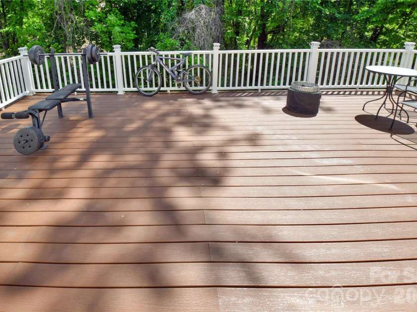 1249 Allegiance Drive, Charlotte, NC 28217.  MLS# CAR4376377, YatesRealty ID 25899. 