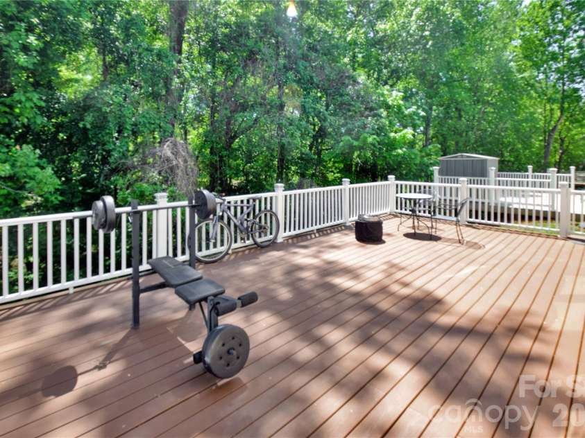1249 Allegiance Drive, Charlotte, NC 28217.  MLS# CAR4376377, YatesRealty ID 25899. 