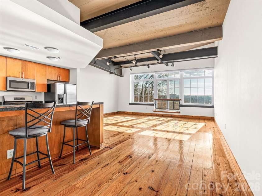 100 Coxe Avenue, Asheville, NC 28801.  MLS# CAR4335488, YatesRealty ID 2590. 