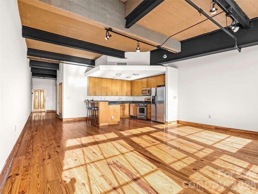 100 Coxe Avenue, Asheville, NC 28801.  MLS# CAR4335488, YatesRealty ID 2590. 