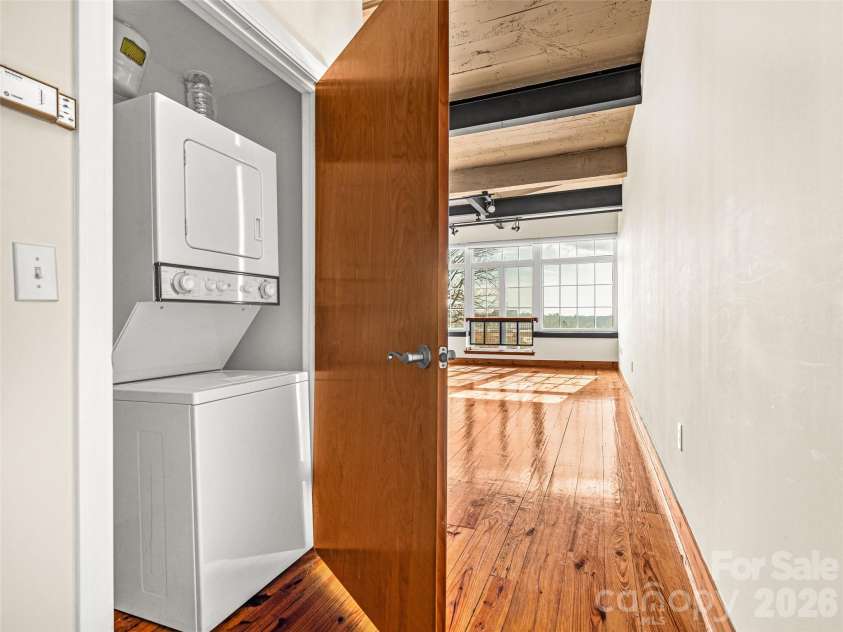 100 Coxe Avenue, Asheville, NC 28801.  MLS# CAR4335488, YatesRealty ID 2590. 