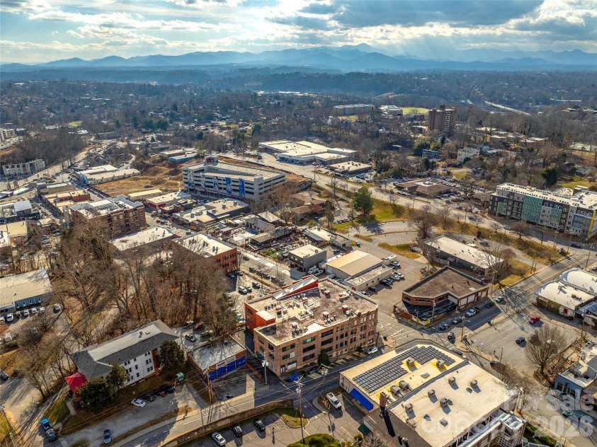 100 Coxe Avenue, Asheville, NC 28801.  MLS# CAR4335488, YatesRealty ID 2590. 