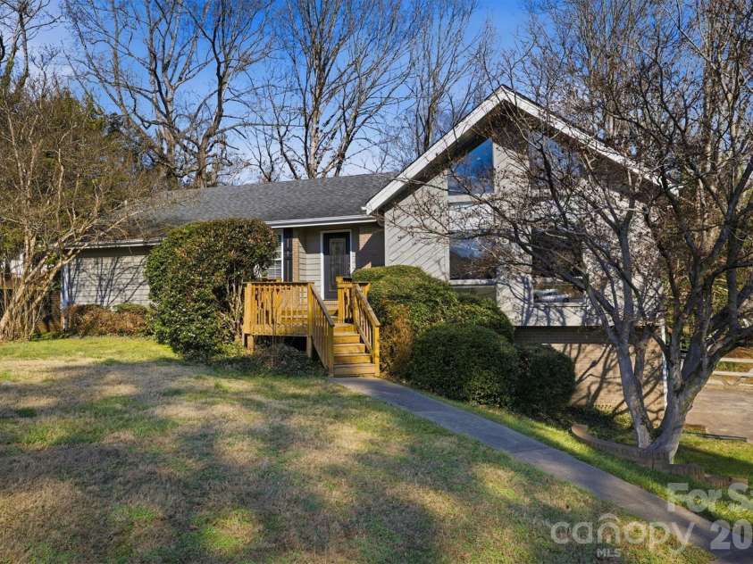 1750 10th Street Court, Hickory, NC 28601.  MLS# CAR4335342, YatesRealty ID 2590. 