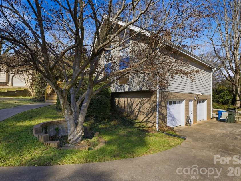 1750 10th Street Court, Hickory, NC 28601.  MLS# CAR4335342, YatesRealty ID 2590. 