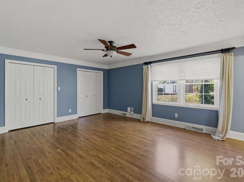 1750 10th Street Court, Hickory, NC 28601.  MLS# CAR4335342, YatesRealty ID 2590. 