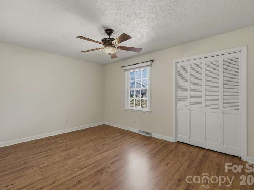 1750 10th Street Court, Hickory, NC 28601.  MLS# CAR4335342, YatesRealty ID 2590. 