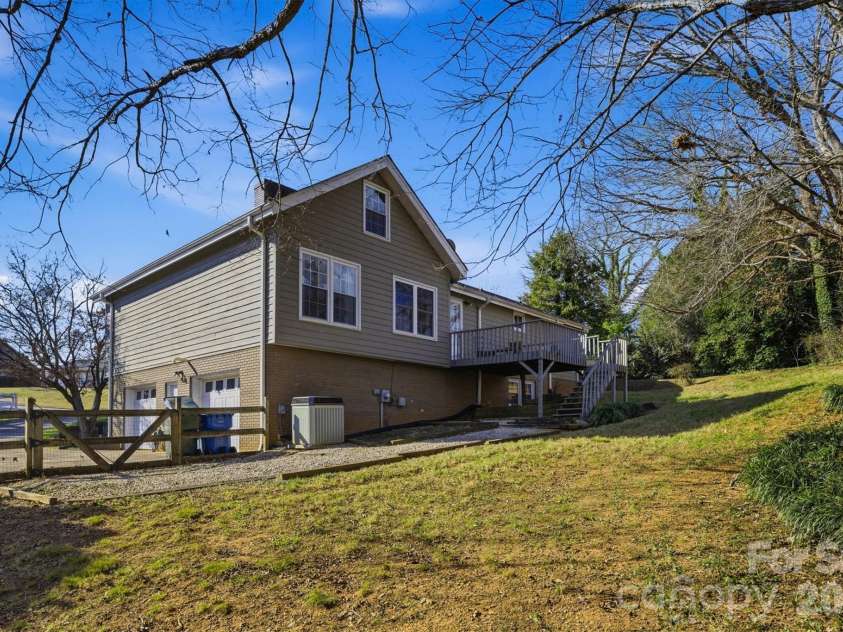 1750 10th Street Court, Hickory, NC 28601.  MLS# CAR4335342, YatesRealty ID 2590. 