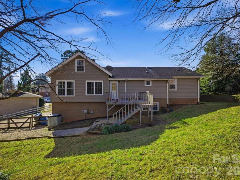 1750 10th Street Court, Hickory, NC 28601.  MLS# CAR4335342, YatesRealty ID 2590. 