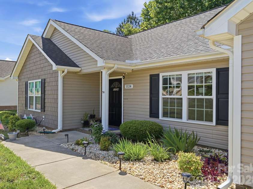 1124 Turtle Ridge Drive, Monroe, NC 28110.  MLS# CAR4372125, YatesRealty ID 25900. Beautiful Front Landscaping