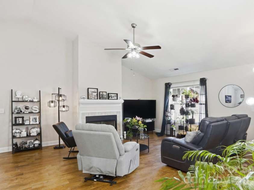 1124 Turtle Ridge Drive, Monroe, NC 28110.  MLS# CAR4372125, YatesRealty ID 25900. Living room with Fireplace & vaulted Ceilings