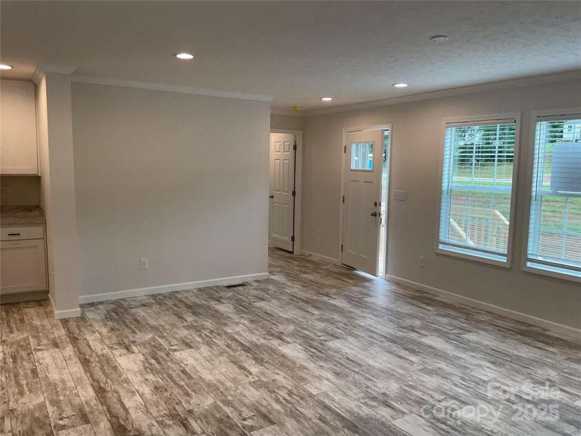 130 Zircon Drive, Statesville, NC 28625.  MLS# CAR4271102, YatesRealty ID 25900. 