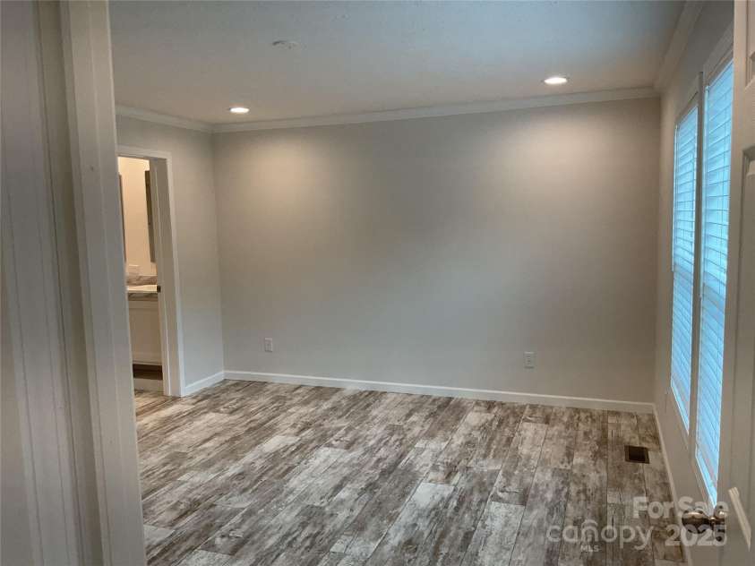 130 Zircon Drive, Statesville, NC 28625.  MLS# CAR4271102, YatesRealty ID 25900. 