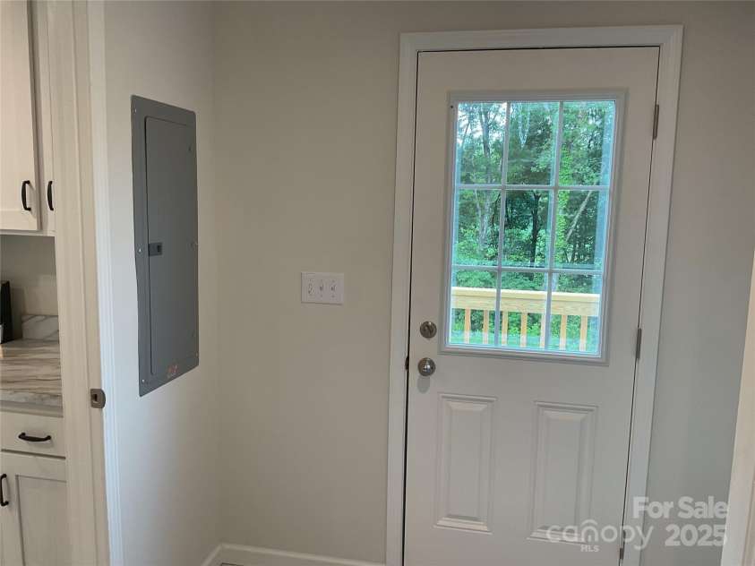 130 Zircon Drive, Statesville, NC 28625.  MLS# CAR4271102, YatesRealty ID 25900. 