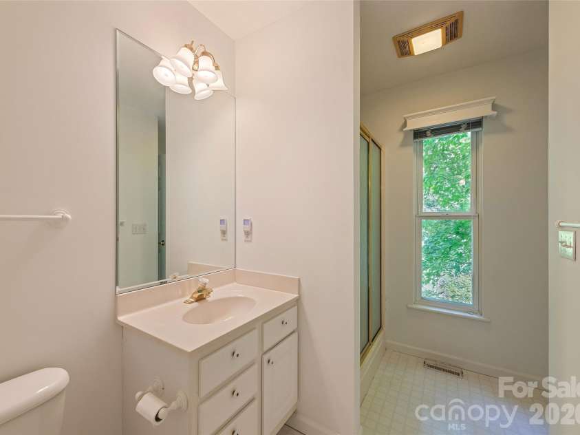 21 Winterview Trail, Hendersonville, NC 28739.  MLS# CAR4383420, YatesRealty ID 25901. 