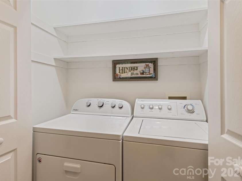 21 Winterview Trail, Hendersonville, NC 28739.  MLS# CAR4383420, YatesRealty ID 25901. 
