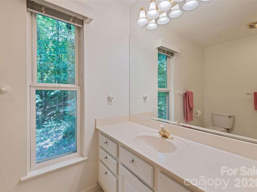 21 Winterview Trail, Hendersonville, NC 28739.  MLS# CAR4383420, YatesRealty ID 25901. 