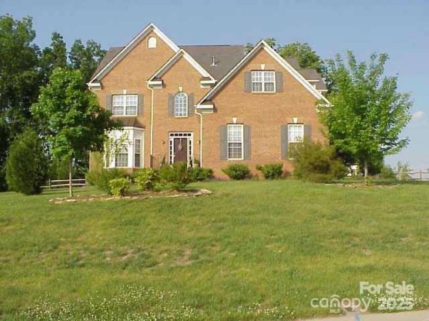 7786 Windsor Forest Place, Harrisburg, NC 28075.  MLS# CAR4274261, YatesRealty ID 25903. 