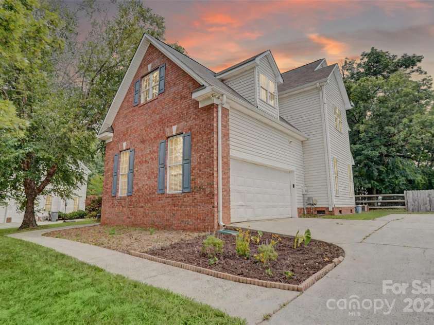 7786 Windsor Forest Place, Harrisburg, NC 28075.  MLS# CAR4274261, YatesRealty ID 25903. 