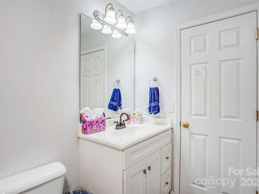 7786 Windsor Forest Place, Harrisburg, NC 28075.  MLS# CAR4274261, YatesRealty ID 25903. 