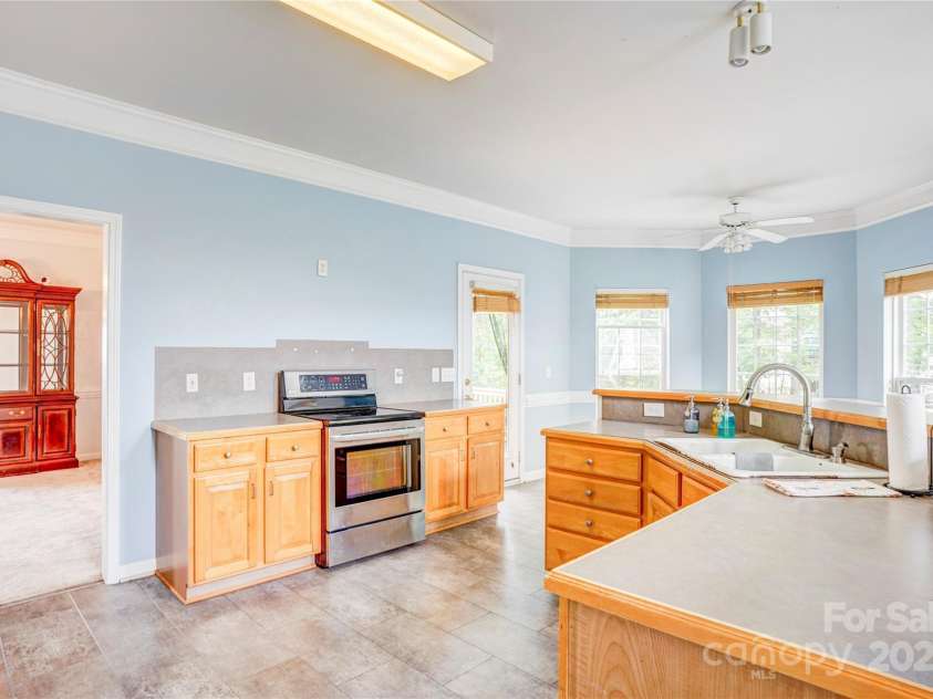 7786 Windsor Forest Place, Harrisburg, NC 28075.  MLS# CAR4274261, YatesRealty ID 25903. 