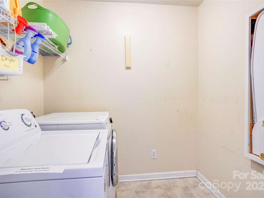 7786 Windsor Forest Place, Harrisburg, NC 28075.  MLS# CAR4274261, YatesRealty ID 25903. 