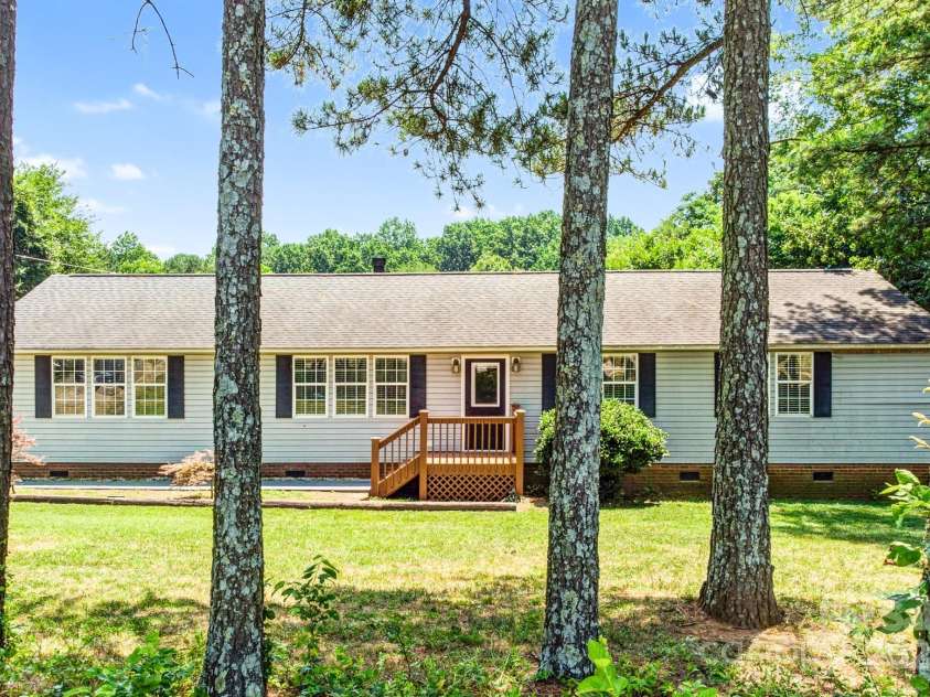 10230 Hagers Road, Huntersville, NC 28078.  MLS# CAR4252022, YatesRealty ID 25904. 