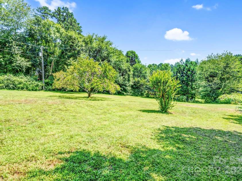 10230 Hagers Road, Huntersville, NC 28078.  MLS# CAR4252022, YatesRealty ID 25904. 